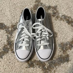Converse platform shoes